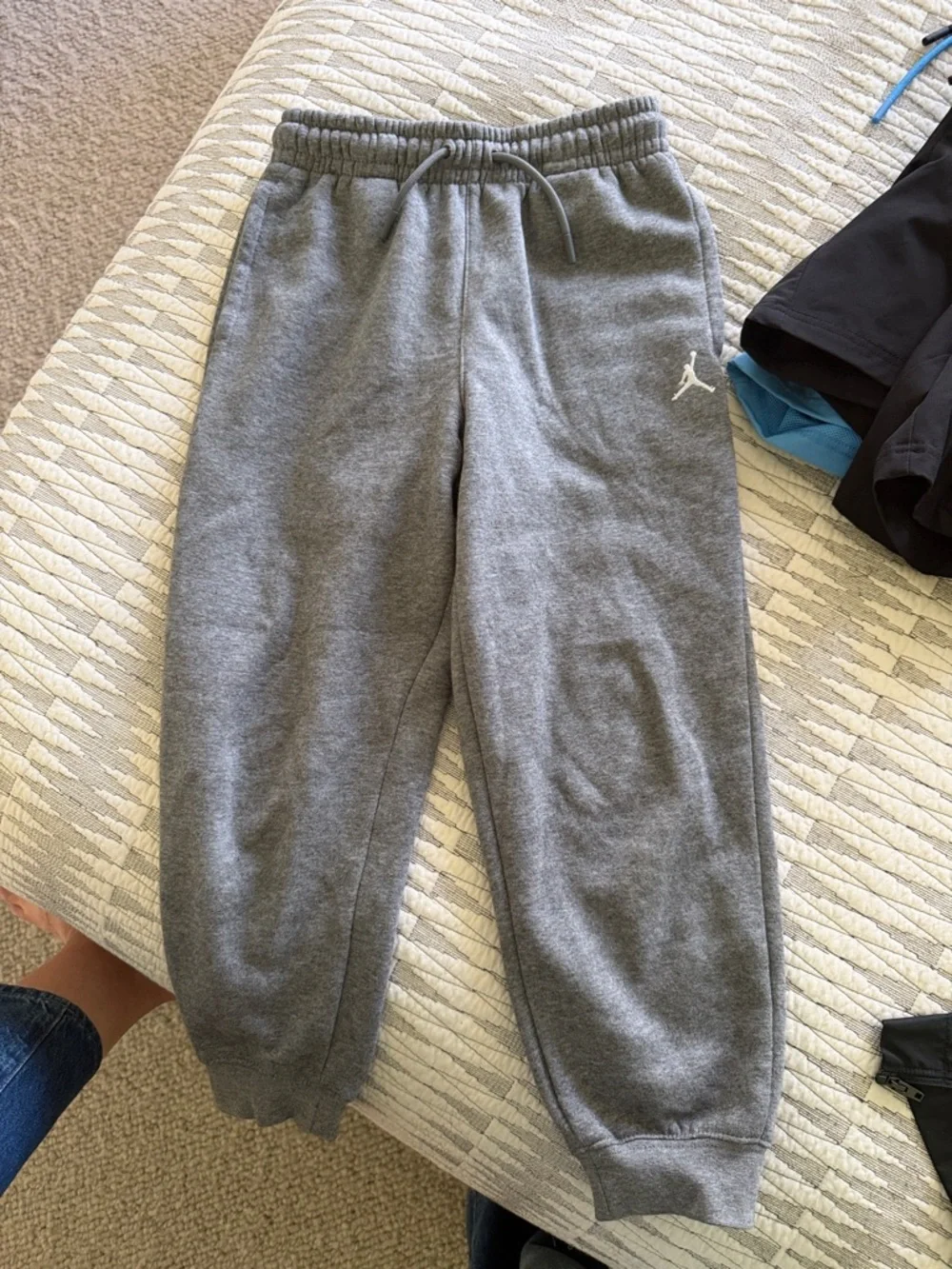Jordan sz 6/7 sweats